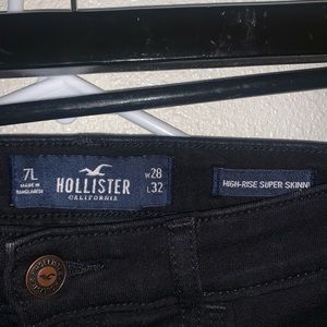 Black ripped highrise super skinny jeans Hollister